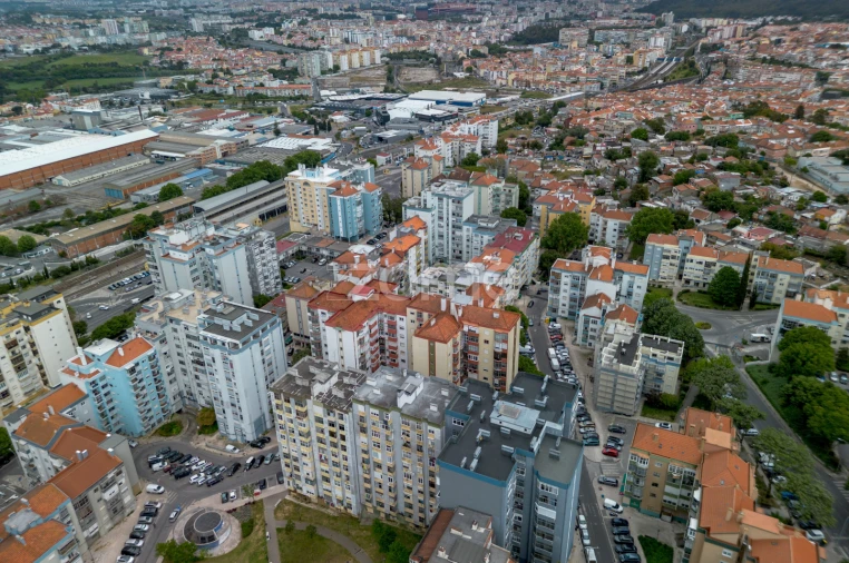 Apartamento T1 para Venda em Águas Livres Foto 14