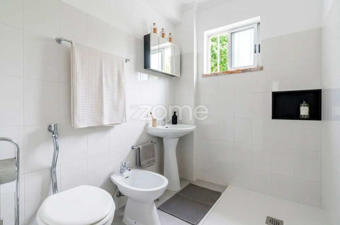 Apartamento T1 para Venda em Águas Livres Foto 7