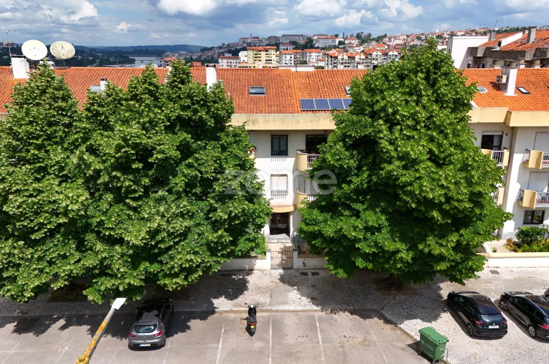 Apartamento T1 para Venda em Santo Antonio dos Olivais Foto 12