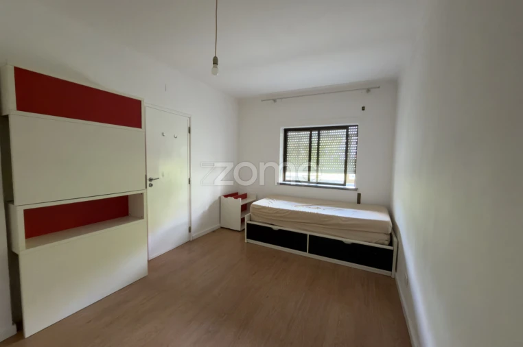 Apartamento T1 para Venda em Santo Antonio dos Olivais Foto 5