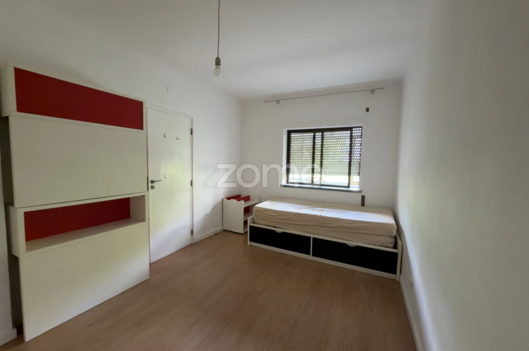 Apartamento T1 para Venda em Santo Antonio dos Olivais Foto 5