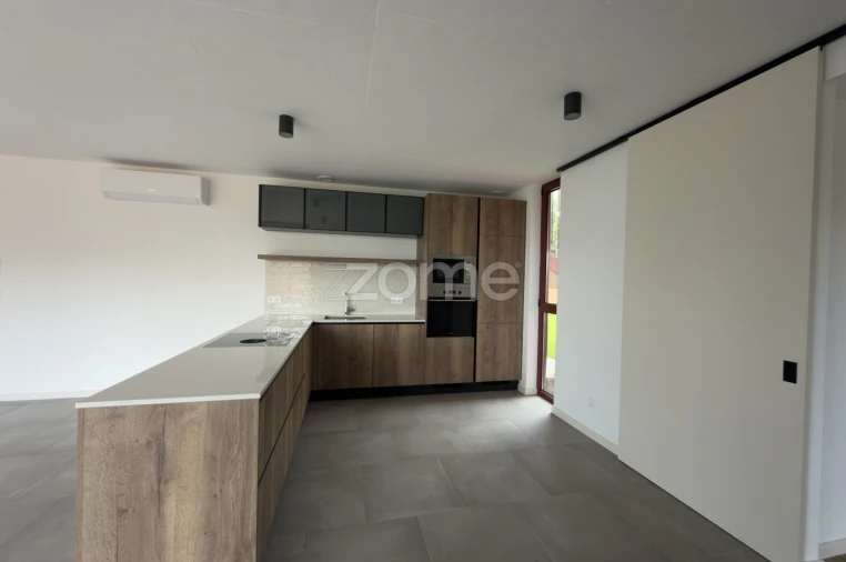 Apartamento T2 para Venda em Santo Antonio dos Olivais Foto 4
