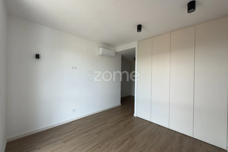 Apartamento T2 para Venda em Santo Antonio dos Olivais Foto 15