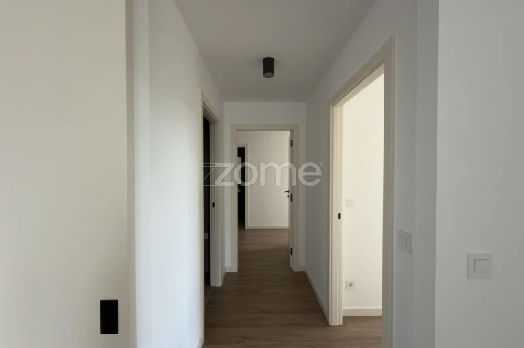 Apartamento T2 para Venda em Santo Antonio dos Olivais Foto 10