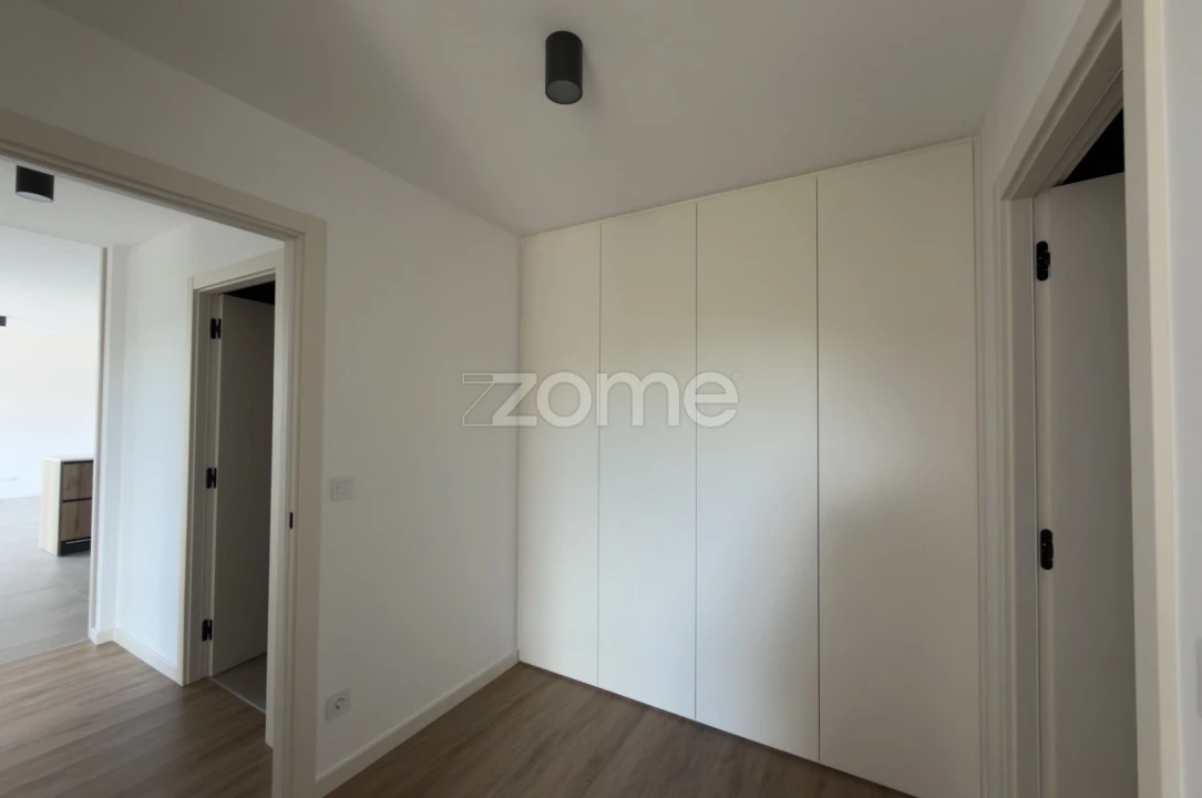 Apartamento T2 para Venda em Santo Antonio dos Olivais Foto 14