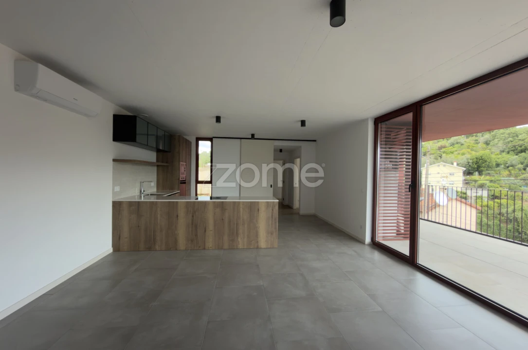 Apartamento T2 para Venda em Santo Antonio dos Olivais Foto 3