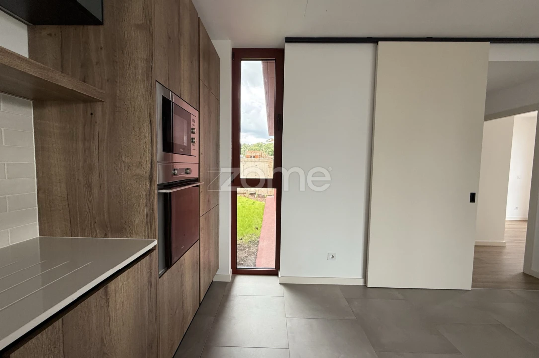 Apartamento T2 para Venda em Santo Antonio dos Olivais Foto 8