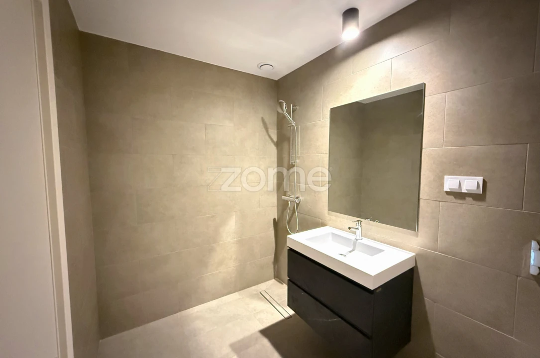 Apartamento T2 para Venda em Santo Antonio dos Olivais Foto 23
