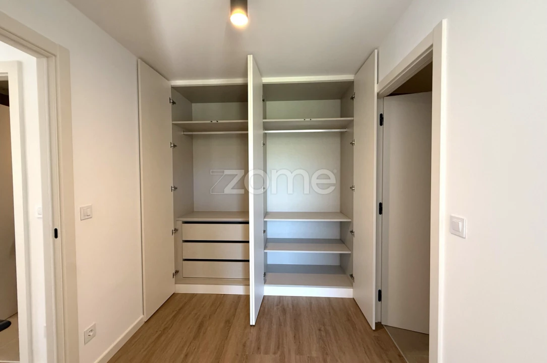 Apartamento T2 para Venda em Santo Antonio dos Olivais Foto 19