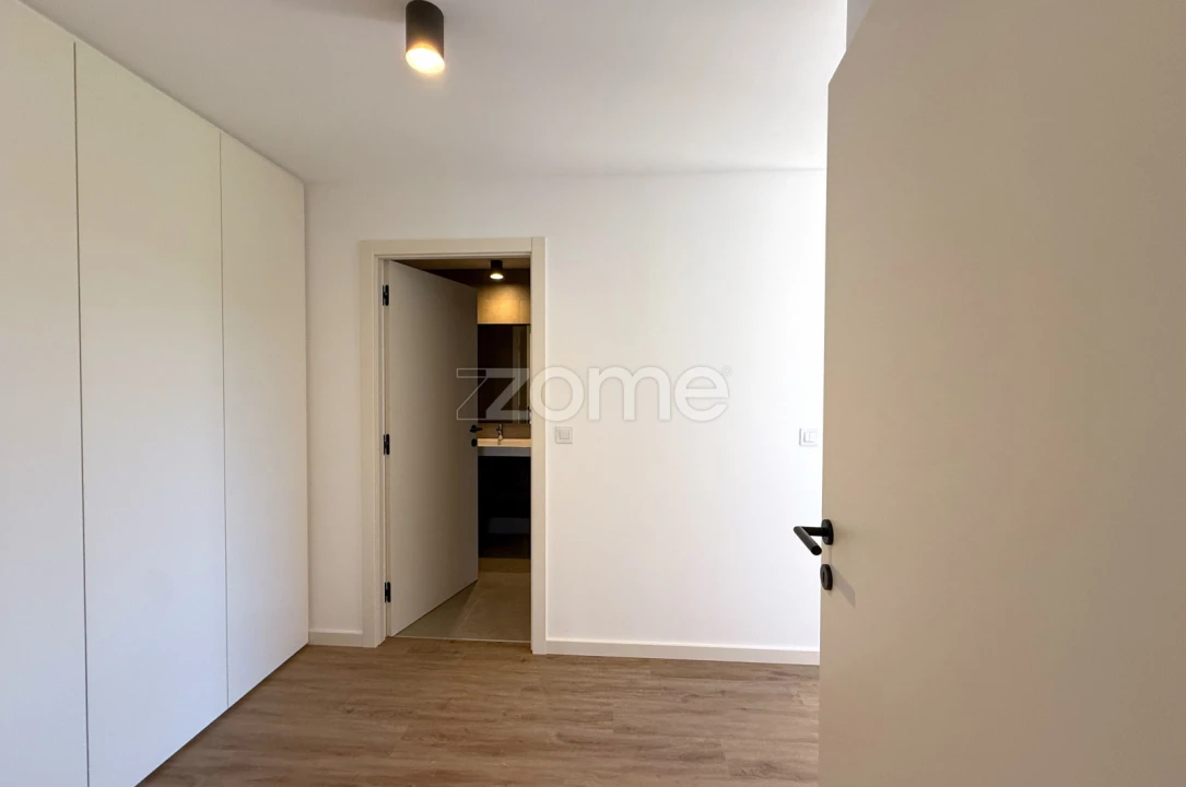 Apartamento T2 para Venda em Santo Antonio dos Olivais Foto 18