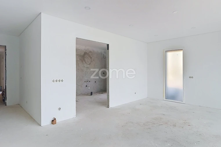 Apartamento T3 para Venda em Santo Antonio dos Olivais Foto 8