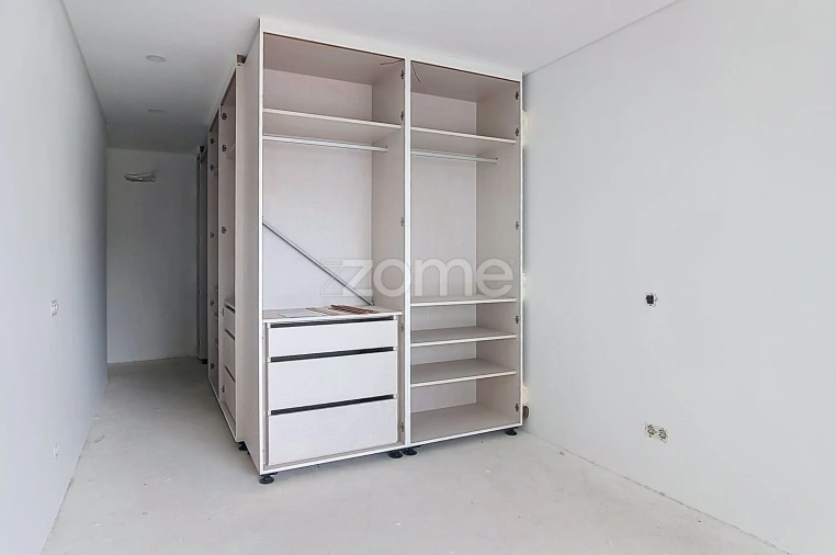 Apartamento T3 para Venda em Santo Antonio dos Olivais Foto 12