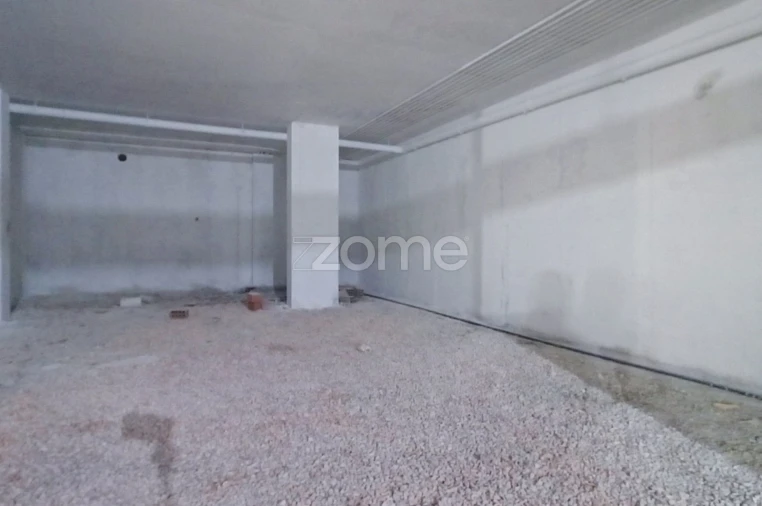 Apartamento T3 para Venda em Santo Antonio dos Olivais Foto 24