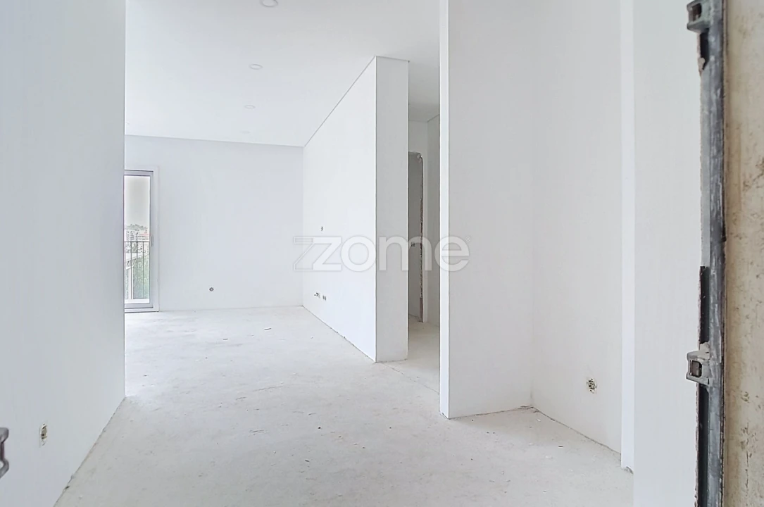 Apartamento T3 para Venda em Santo Antonio dos Olivais Foto 5