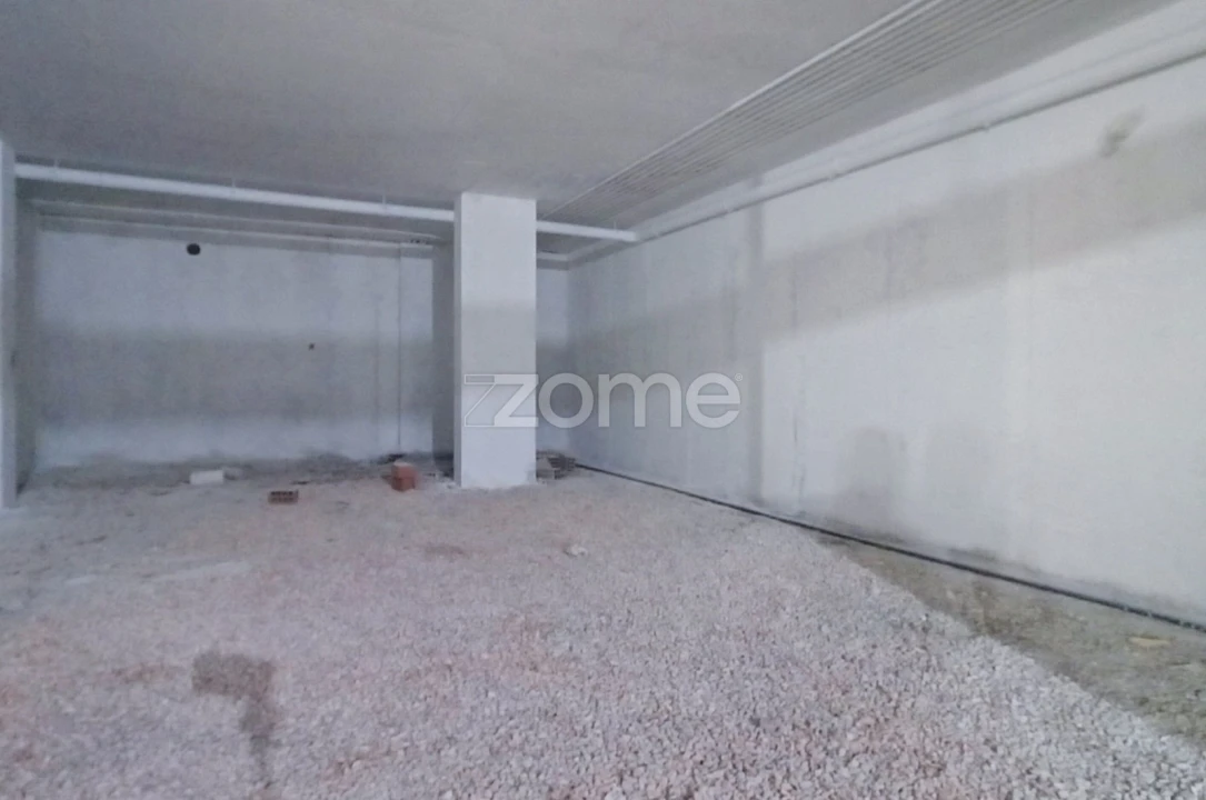 Apartamento T3 para Venda em Santo Antonio dos Olivais Foto 24