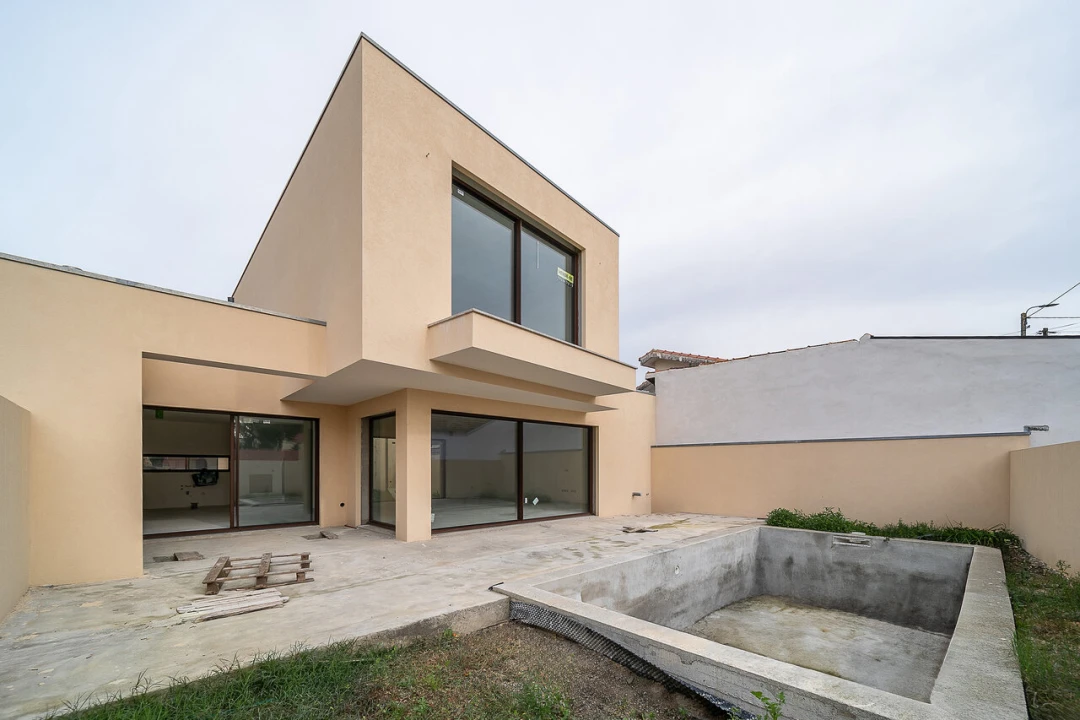 Moradia T4 para Venda em São Felix da Marinha Foto 2