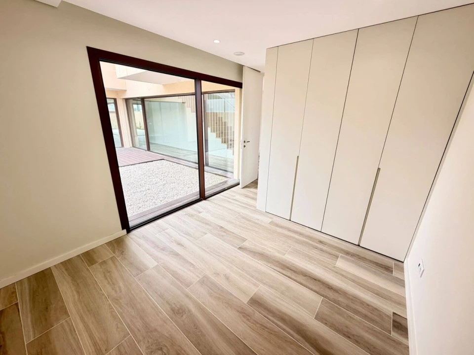 Moradia T4 para Venda em São Felix da Marinha Foto 11