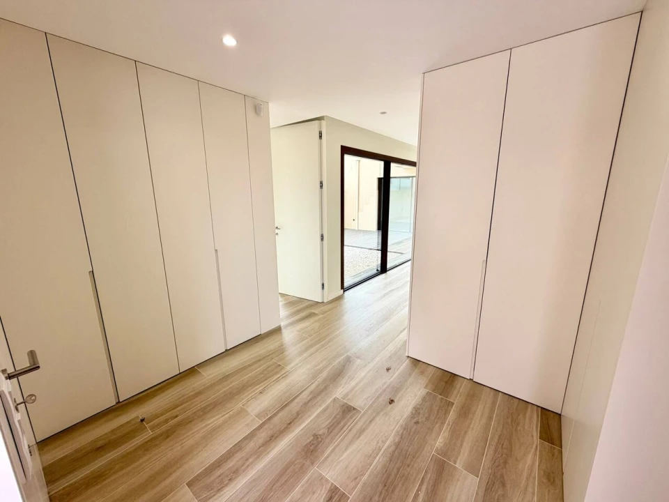 Moradia T4 para Venda em São Felix da Marinha Foto 14