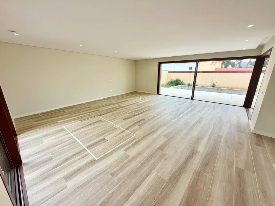 Moradia T4 para Venda em São Felix da Marinha Foto 17