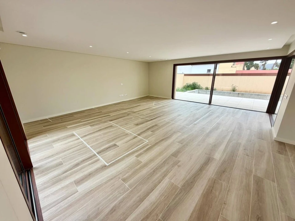Moradia T4 para Venda em São Felix da Marinha Foto 24