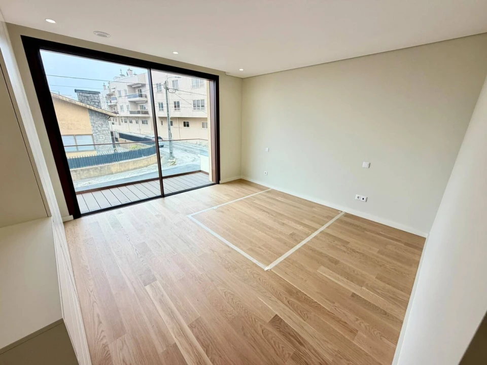 Moradia T4 para Venda em São Felix da Marinha Foto 38