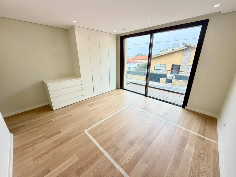 Moradia T4 para Venda em São Felix da Marinha Foto 39