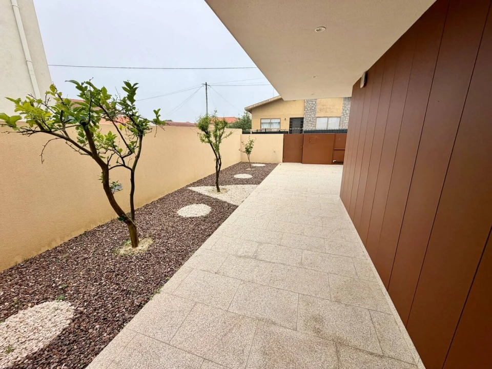 Moradia T4 para Venda em São Felix da Marinha Foto 43