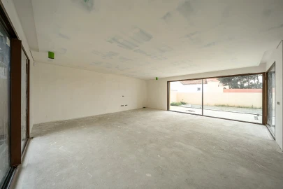 Moradia T4 para Venda em São Felix da Marinha