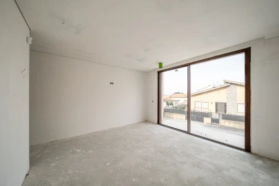 Moradia T4 para Venda em São Felix da Marinha