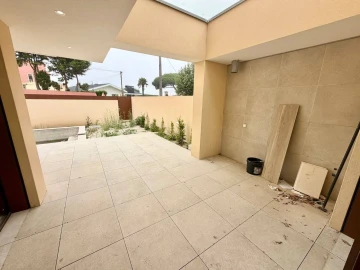 Moradia T4 para Venda em São Felix da Marinha