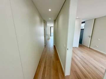 Moradia T4 para Venda em São Felix da Marinha