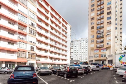 Loja para Arrendamento em Mina de Água