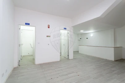 Loja para Venda em Mina de Água