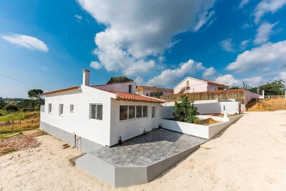 Moradia T1 para Venda em Manique do Intendente, Vila Nova de São Pedro e Maçussa