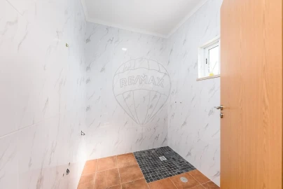 Moradia T1 para Venda em Manique do Intendente, Vila Nova de São Pedro e Maçussa