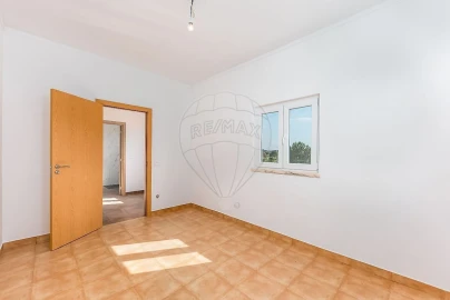 Moradia T1 para Venda em Manique do Intendente, Vila Nova de São Pedro e Maçussa