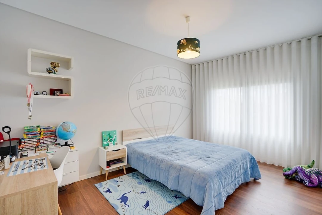 Moradia T4 para Venda em Fernao Ferro Foto 32
