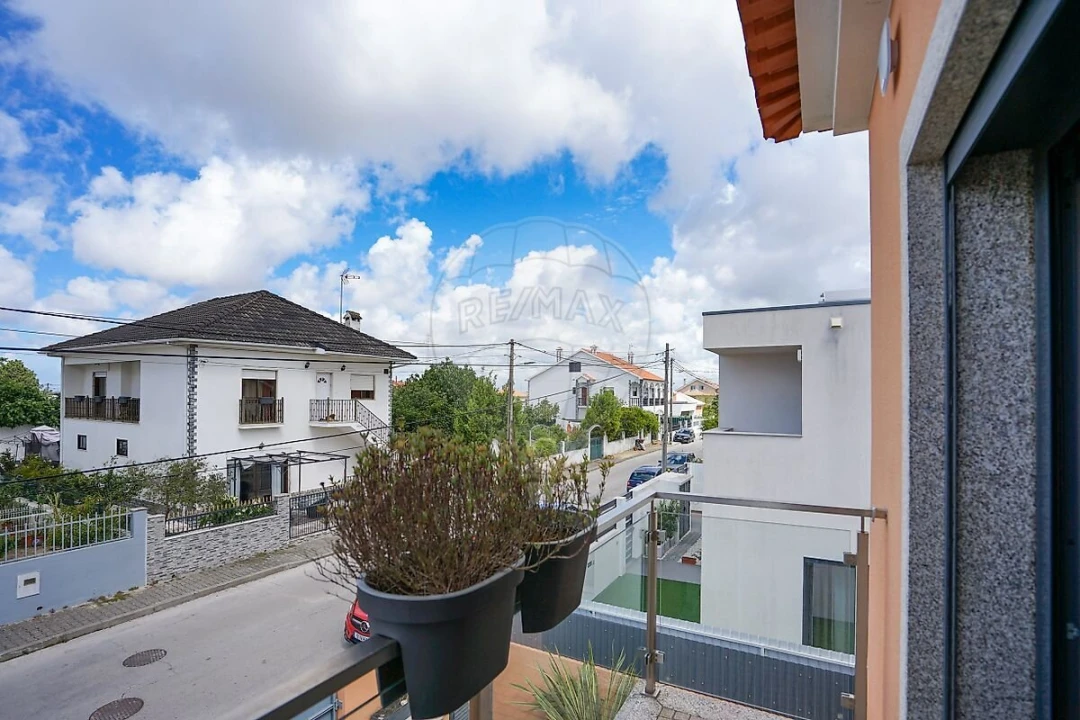 Moradia T4 para Venda em Fernao Ferro Foto 46