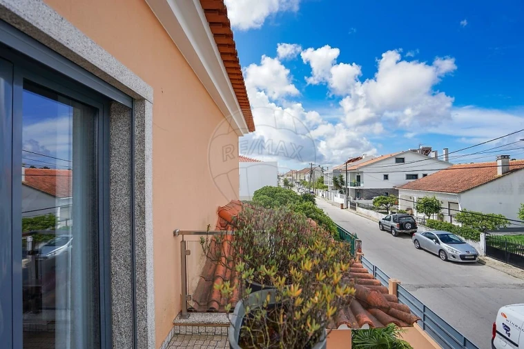 Moradia T4 para Venda em Fernao Ferro Foto 47