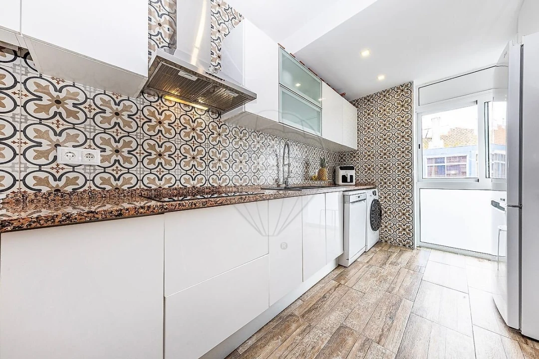 Apartamento T2 para Venda em Águas Livres Foto 9