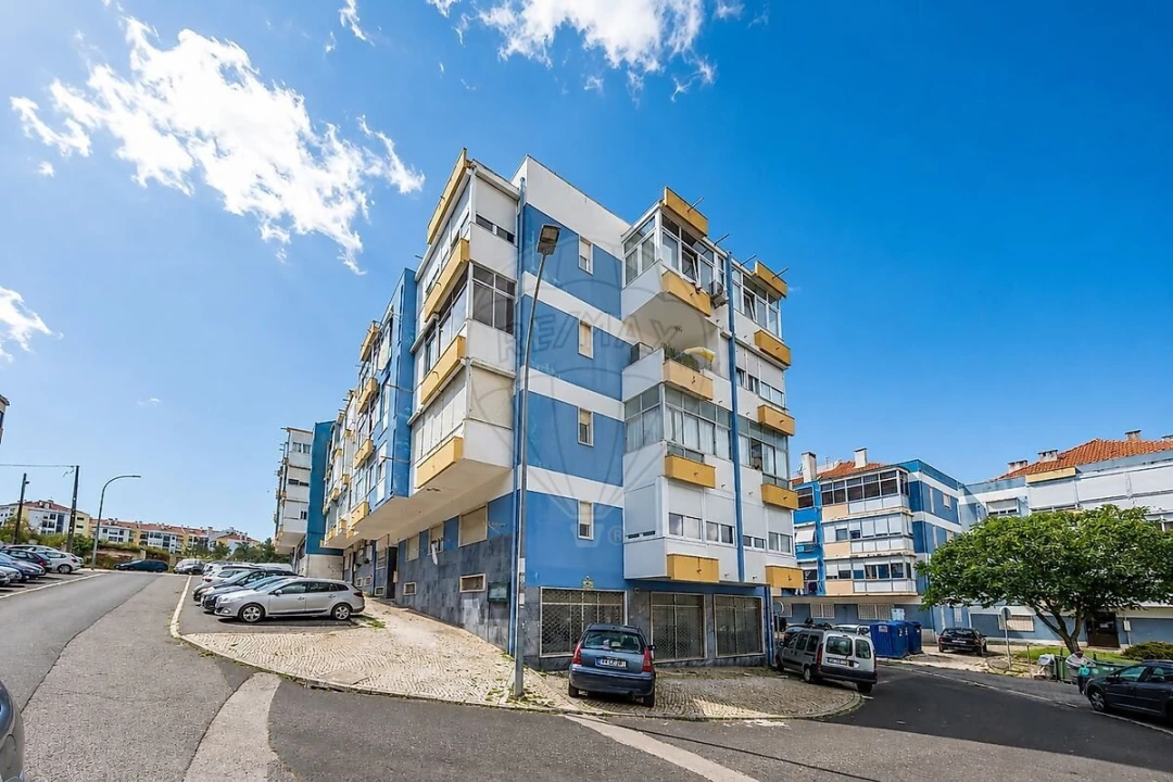 Apartamento T2 para Venda em Águas Livres Foto 1