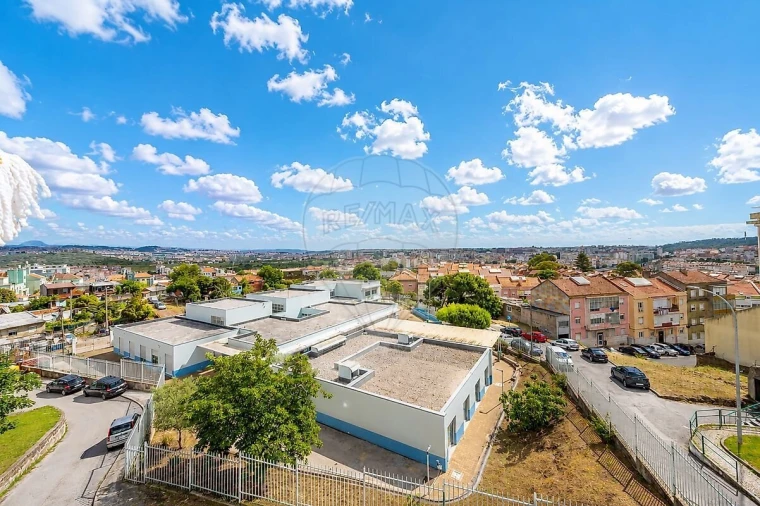 Apartamento T2 para Venda em Águas Livres Foto 5