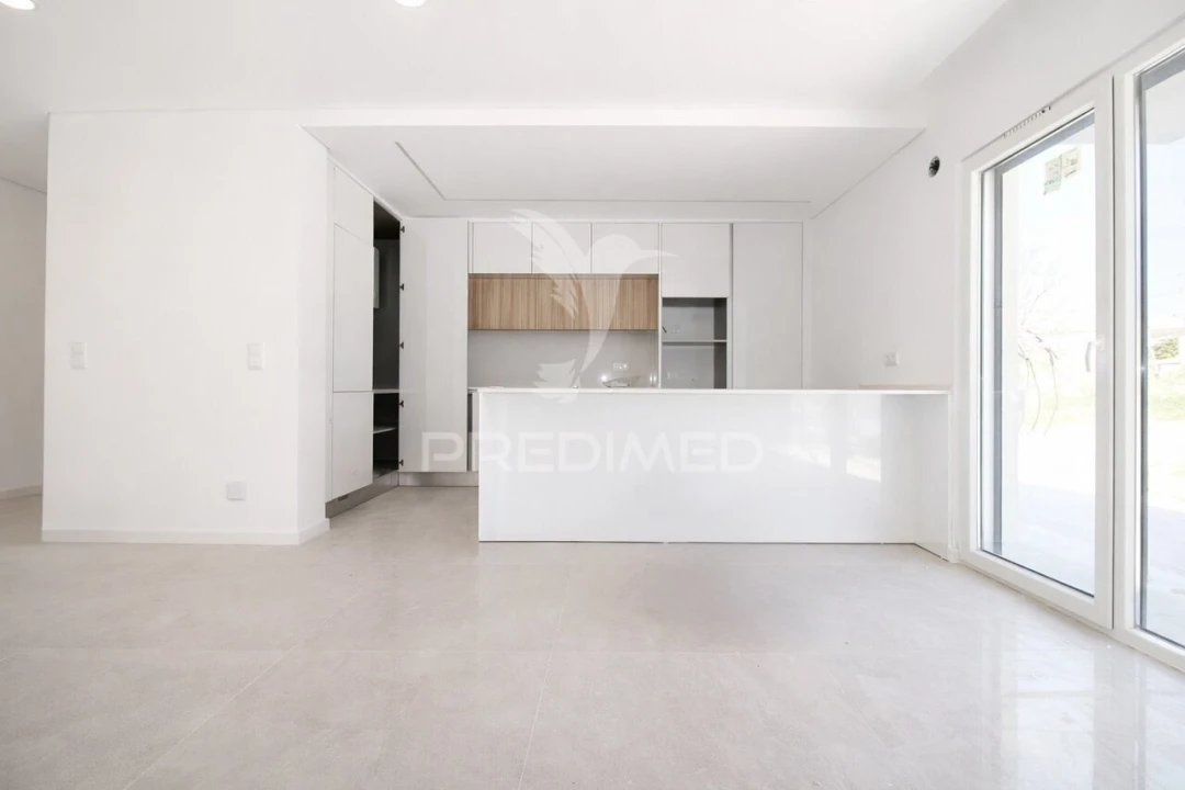 Apartamento T2 para Venda em Charneca de Caparica e Sobreda Foto 2