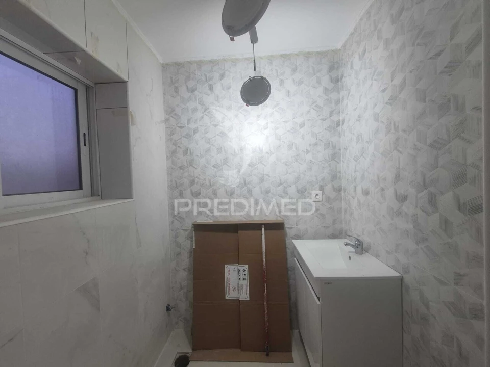 Apartamento T4 para Venda em Laranjeiro e Feijó Foto 5