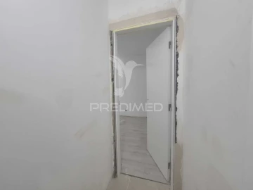 Apartamento T4 para Venda em Laranjeiro e Feijó