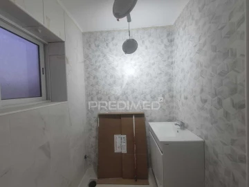 Apartamento T4 para Venda em Laranjeiro e Feijó