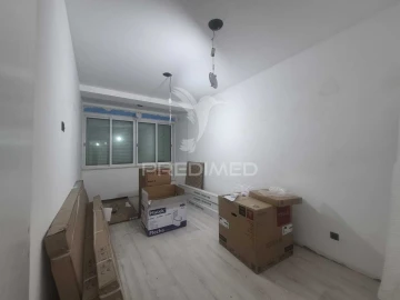 Apartamento T4 para Venda em Laranjeiro e Feijó
