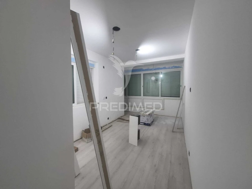 Apartamento T4 para Venda em Laranjeiro e Feijó Foto 2