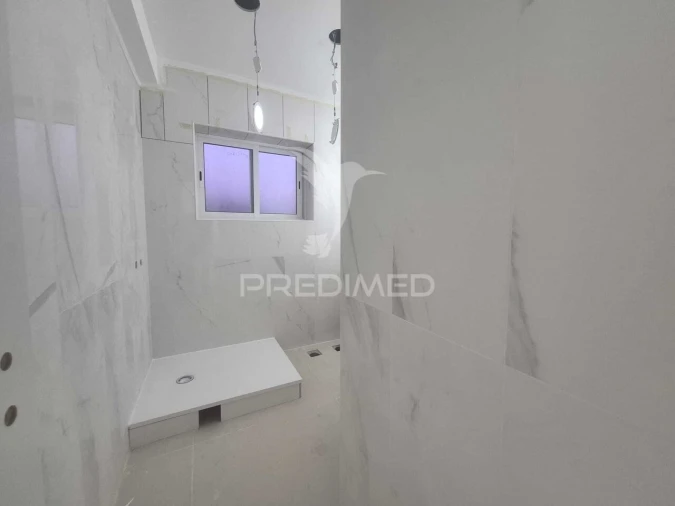 Apartamento T4 para Venda em Laranjeiro e Feijó Foto 4