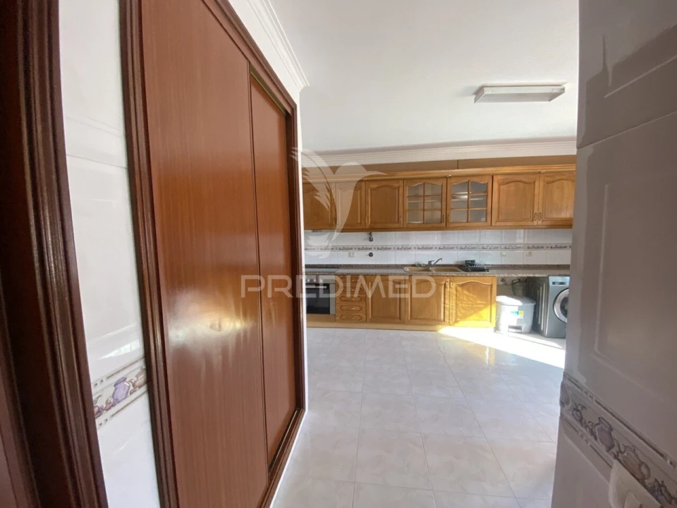 Apartamento T0 para Venda em Seixal, Arrentela e Aldeia de Paio Pires Foto 3
